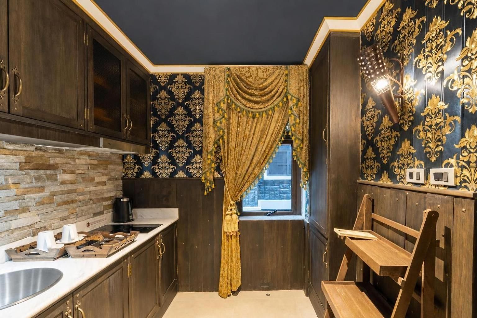 The Castle Pratumnak Hill 6 Bedroom Apartment