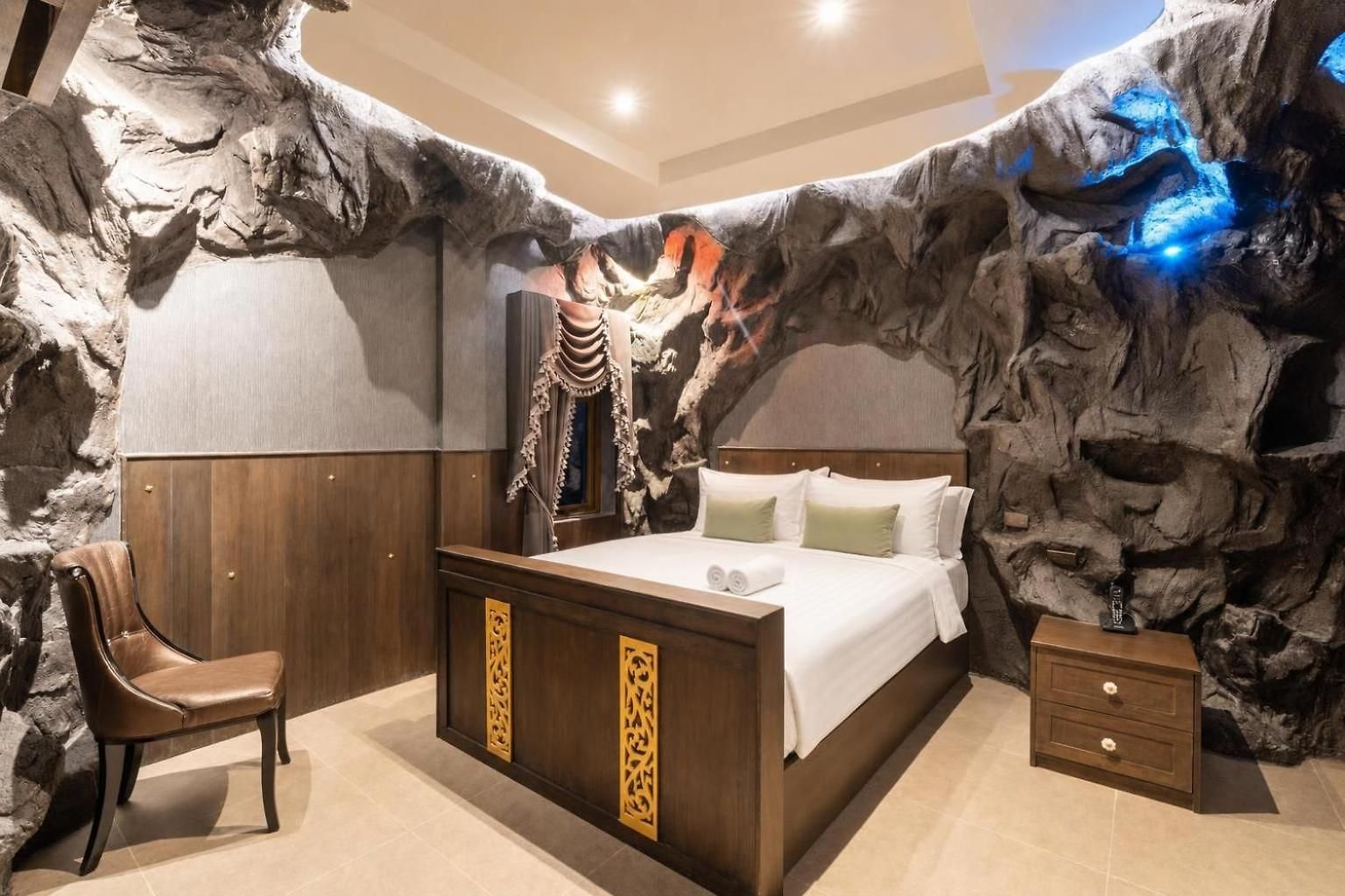 The Castle Pratumnak Hill 6 Bedroom Apartment