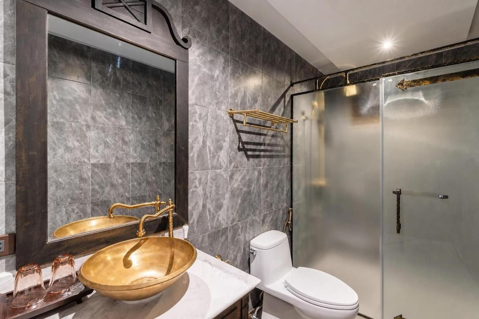 The Castle Pratumnak Hill 6 Bedroom Apartment Pattaya