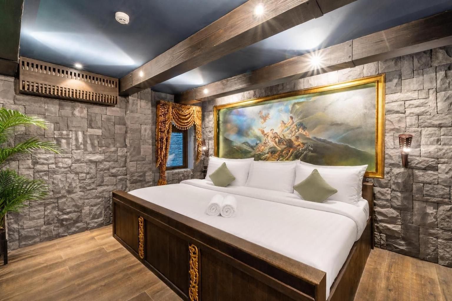 The Castle Pratumnak Hill 6 Bedroom Pattaya