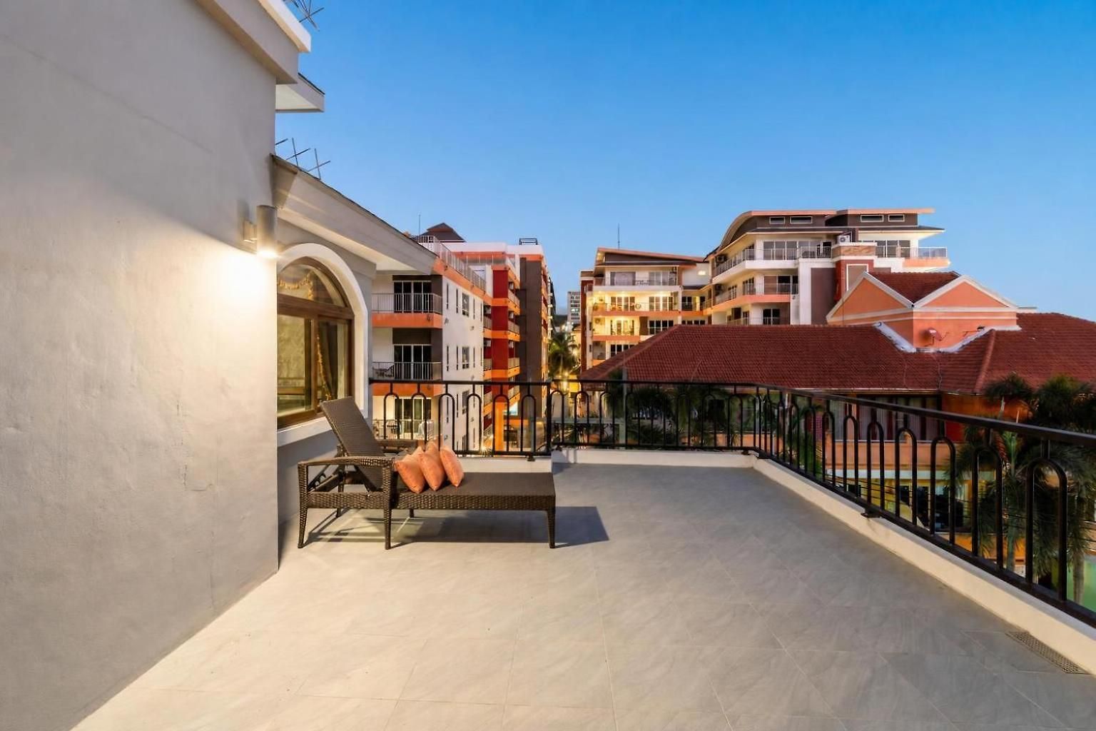 The Castle Pratumnak Hill 6 Bedroom Apartment Pattaya