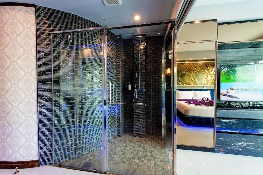 โรงแรม The Globe Hotel, Bar & Restaurant 3*