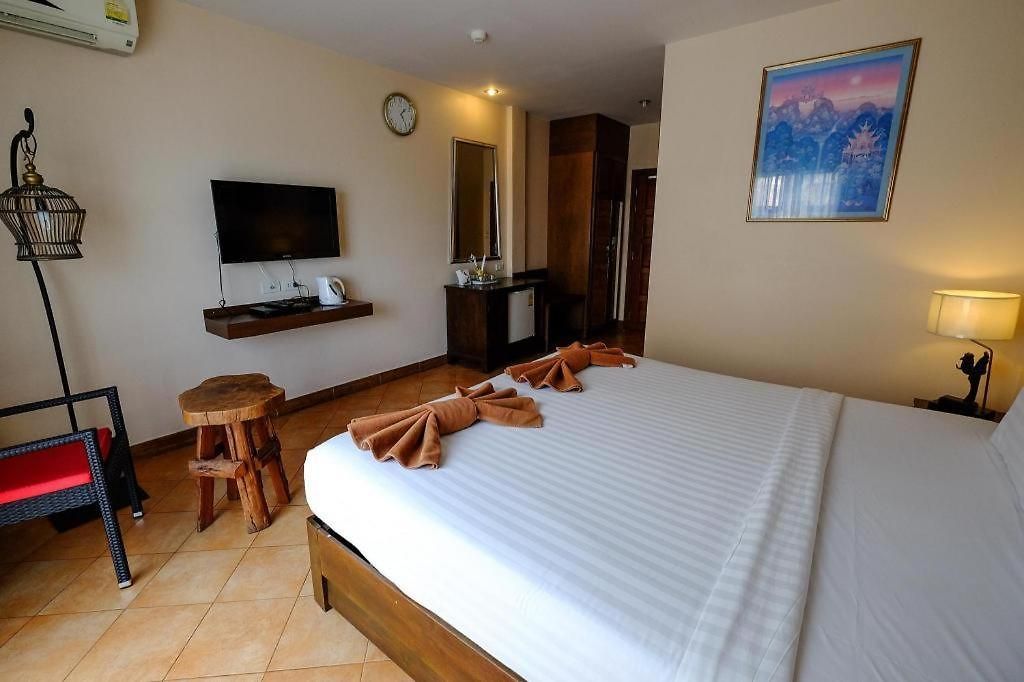 Hotel Red Balcony Pattaya