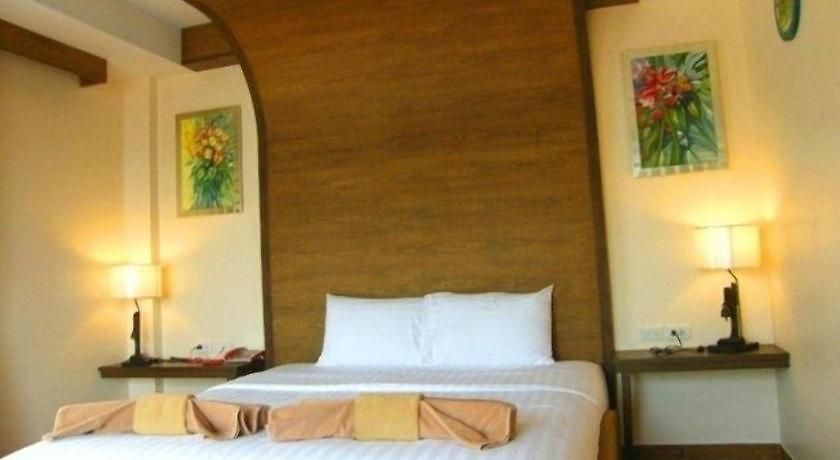 Hotel Red Balcony Pattaya