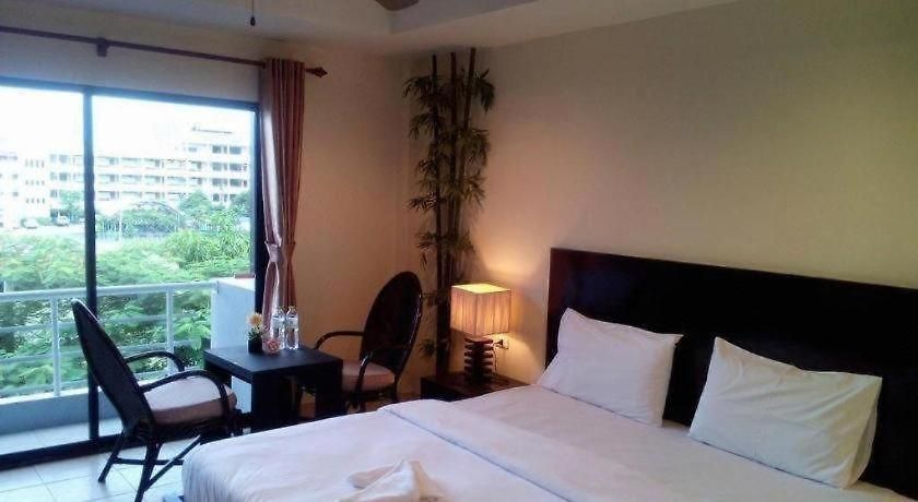 M Place Hotel 2*
