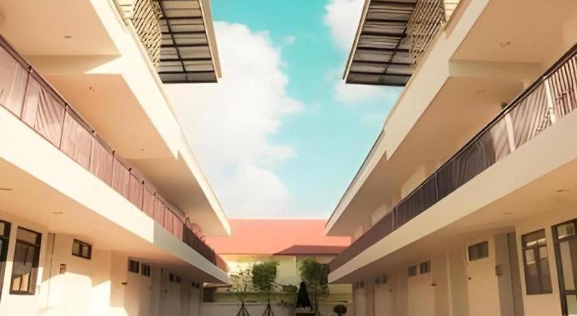 Yellow Moon โรงแรม Pattaya