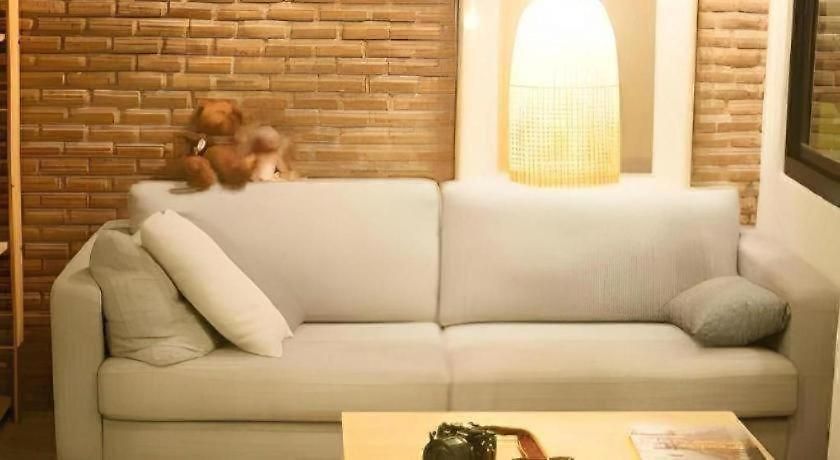 โรงแรม Yellow Moon