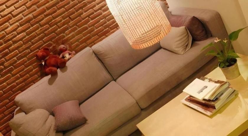 โรงแรม Yellow Moon