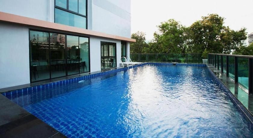 B2 South Premier โรงแรม 3*