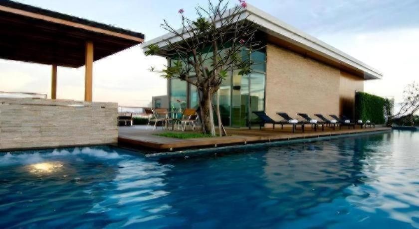 Seven Zea Chic โรงแรม 4*