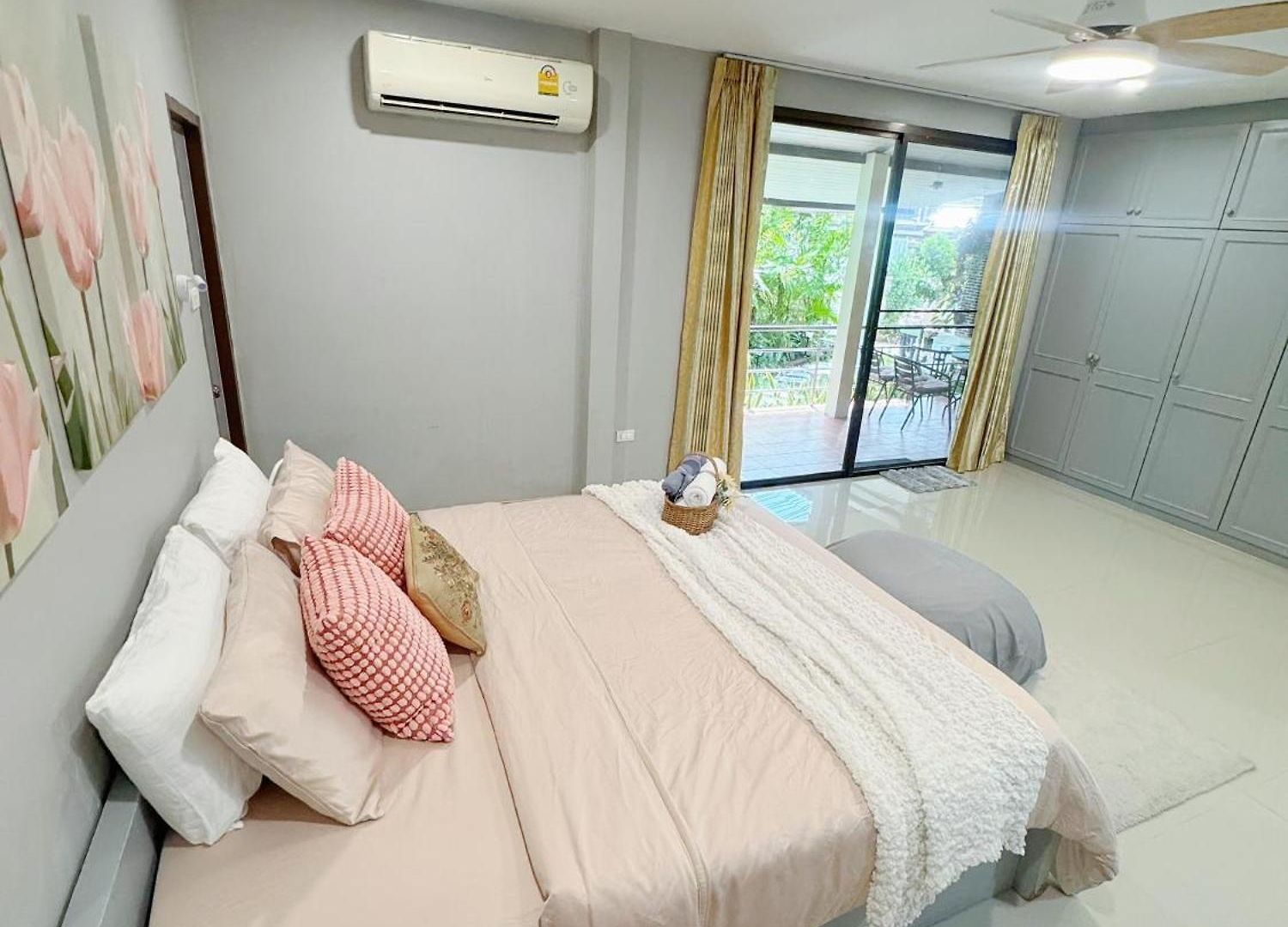 Villa Sun And Moon House