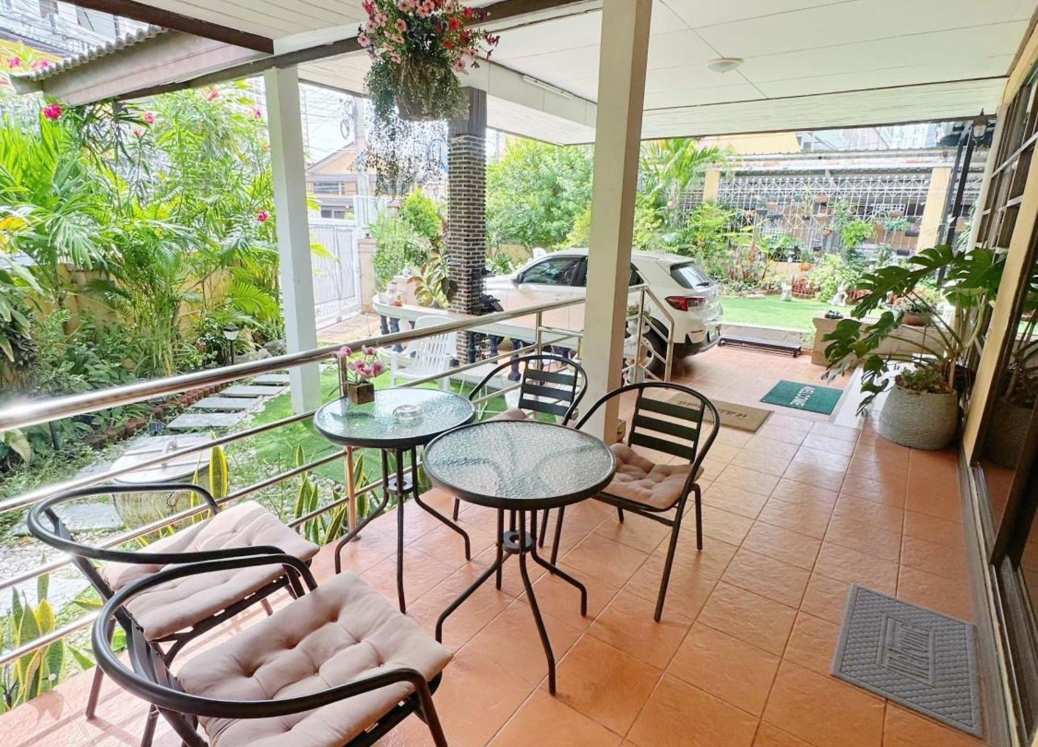 Sun And Moon House Villa