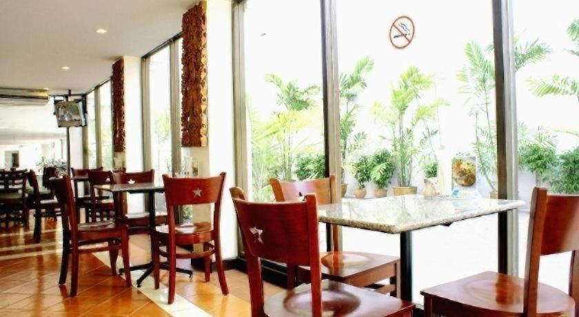 Diamond Place Hotel