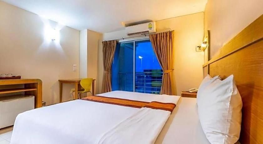 โรงแรม Eastiny Plaza 3*