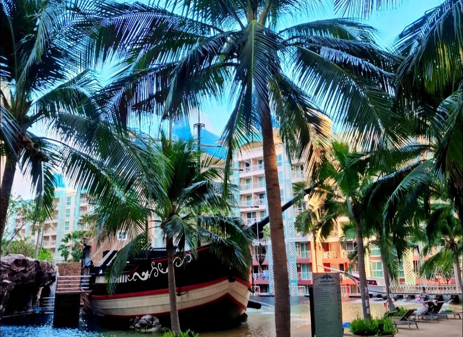 Tropical Escape- Grande Caribbean Apartment Pattaya