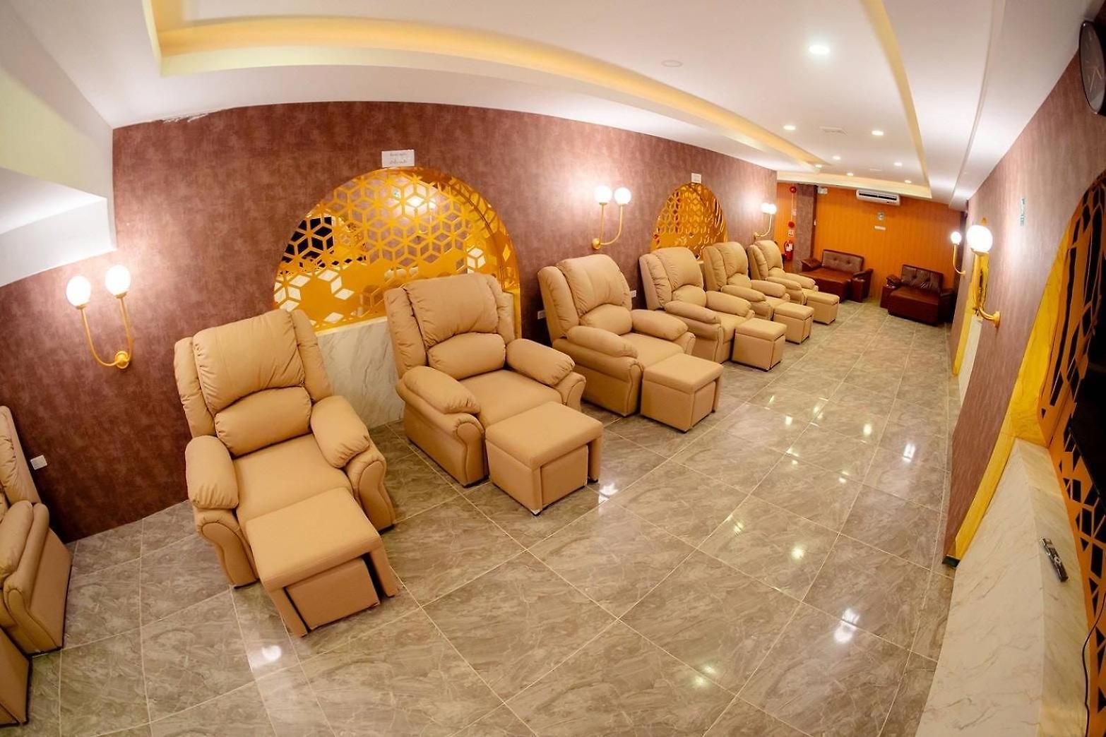 Orion Hotel *