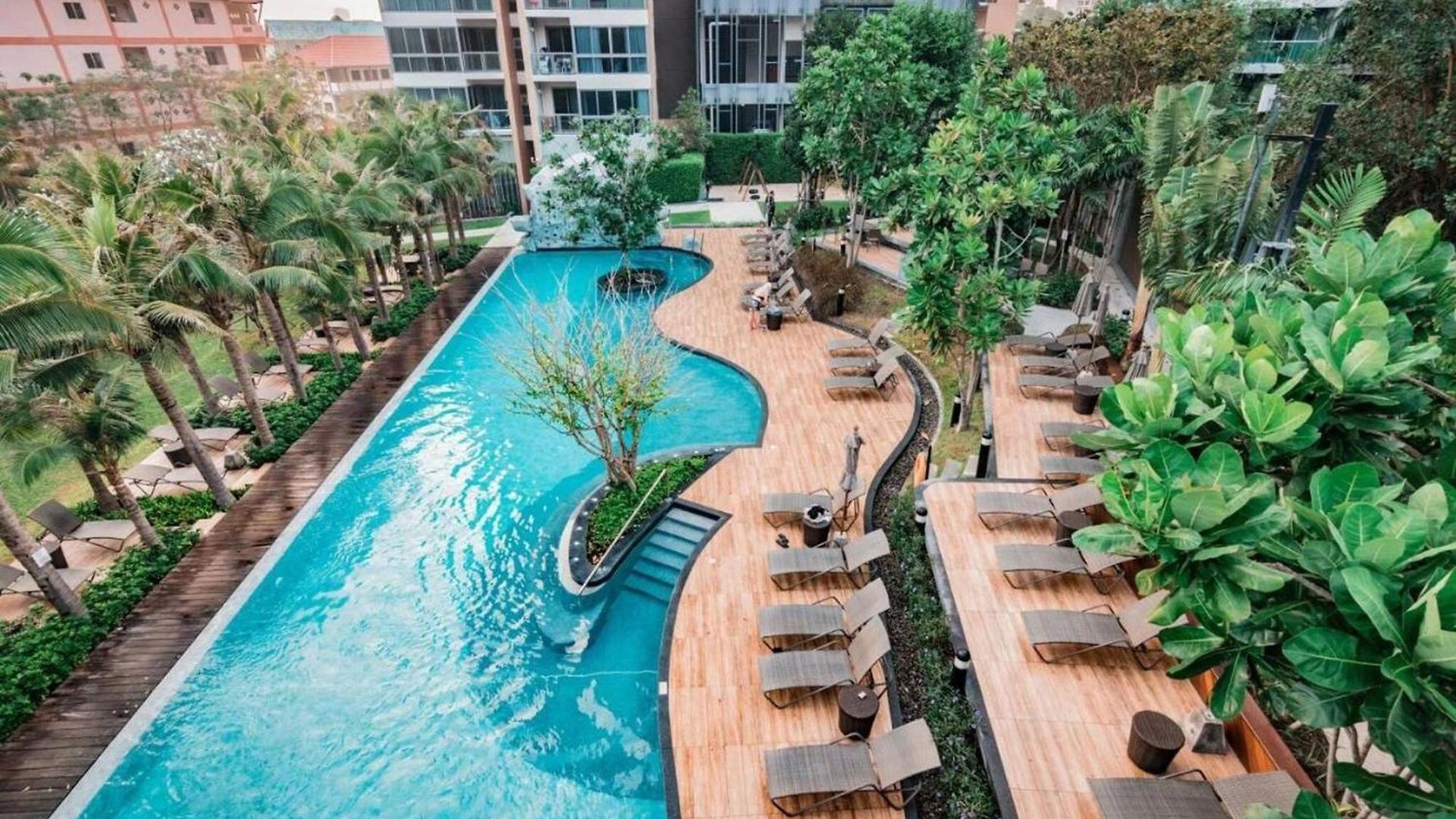 2 Bedroom High Floor Sea View Unit Apartment *