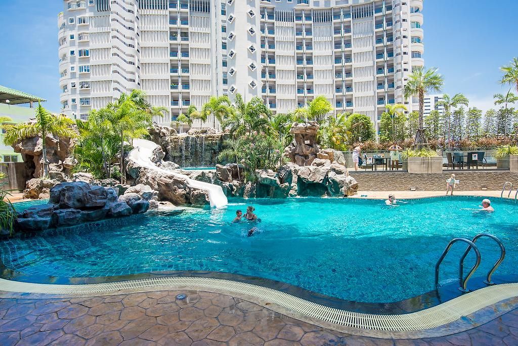 อพาร์ตโฮเทล The Cliff Pattaya