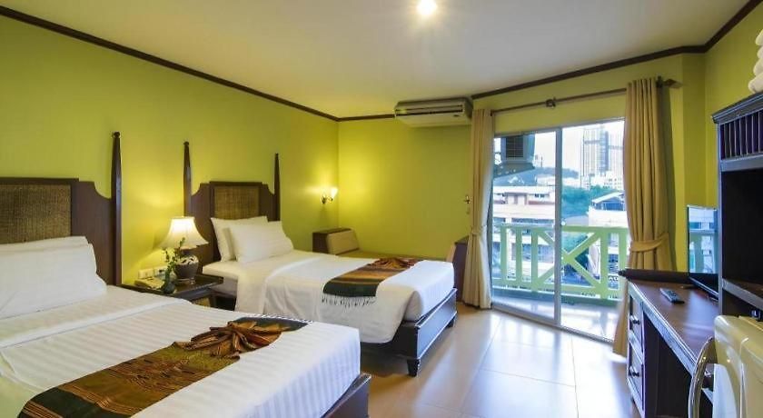 Phuphaya 4* Pattaya