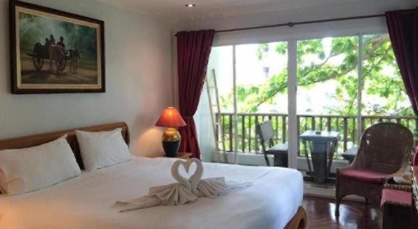 Chada Thai House โรงแรม 3*