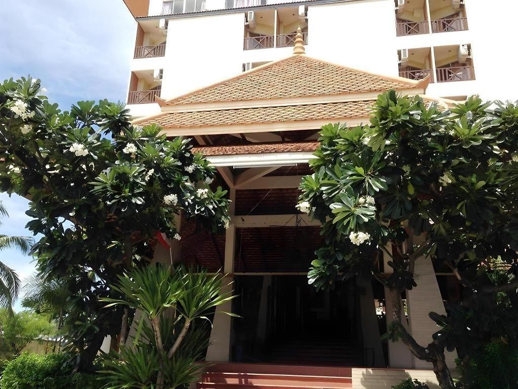 Resort Phuphaya 4*