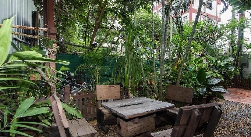 โรงแรม Chada Thai House