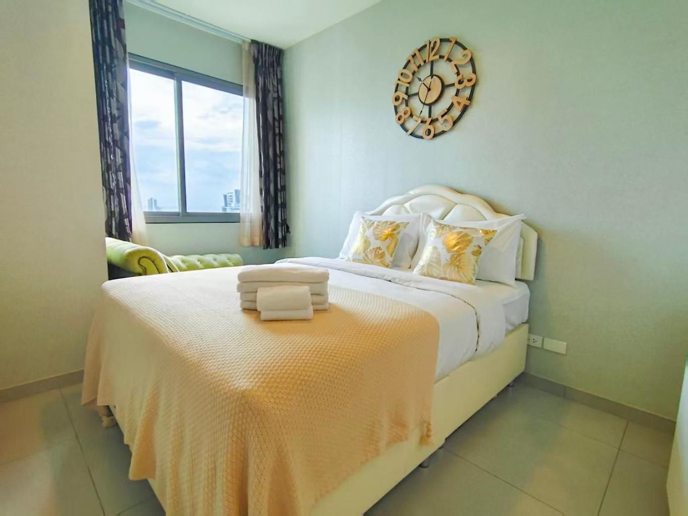 Unixx Sea View Pattaya