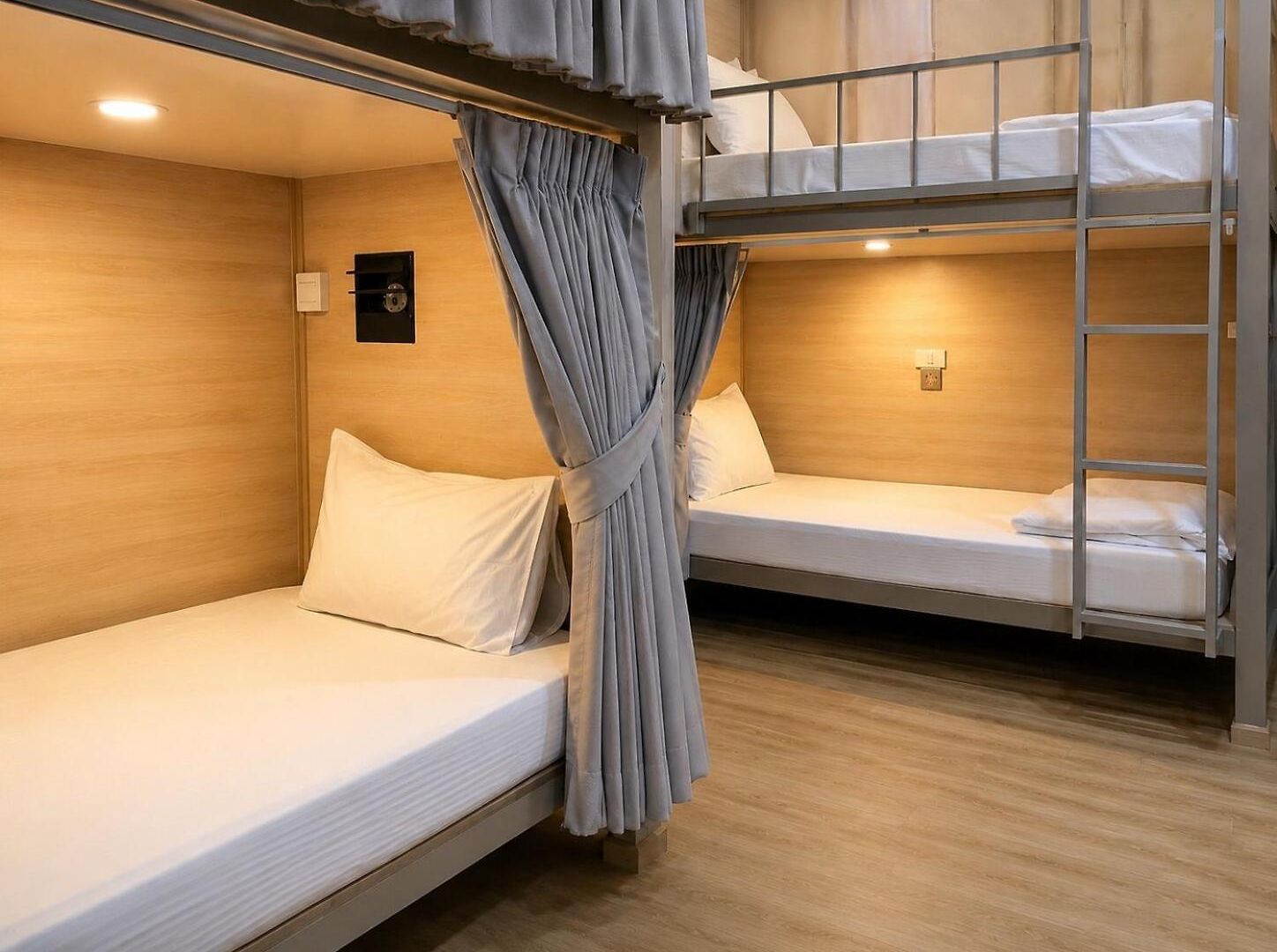 โรงแรม Charm At Pratumnak 3*
