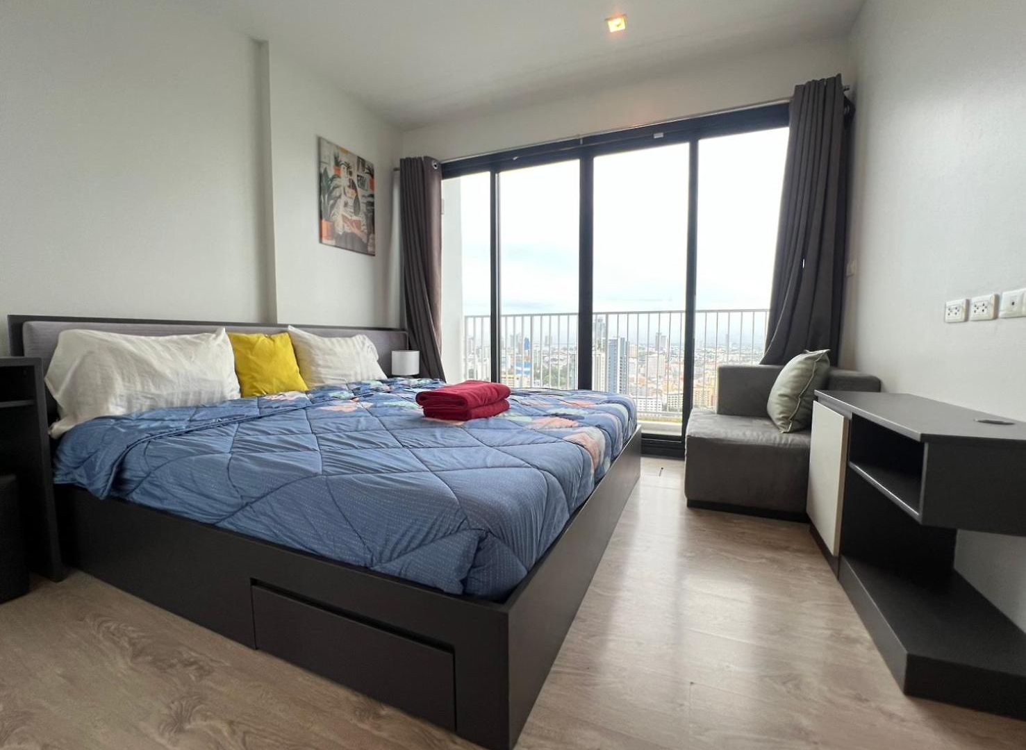 Sea View 2 Bed High Floor