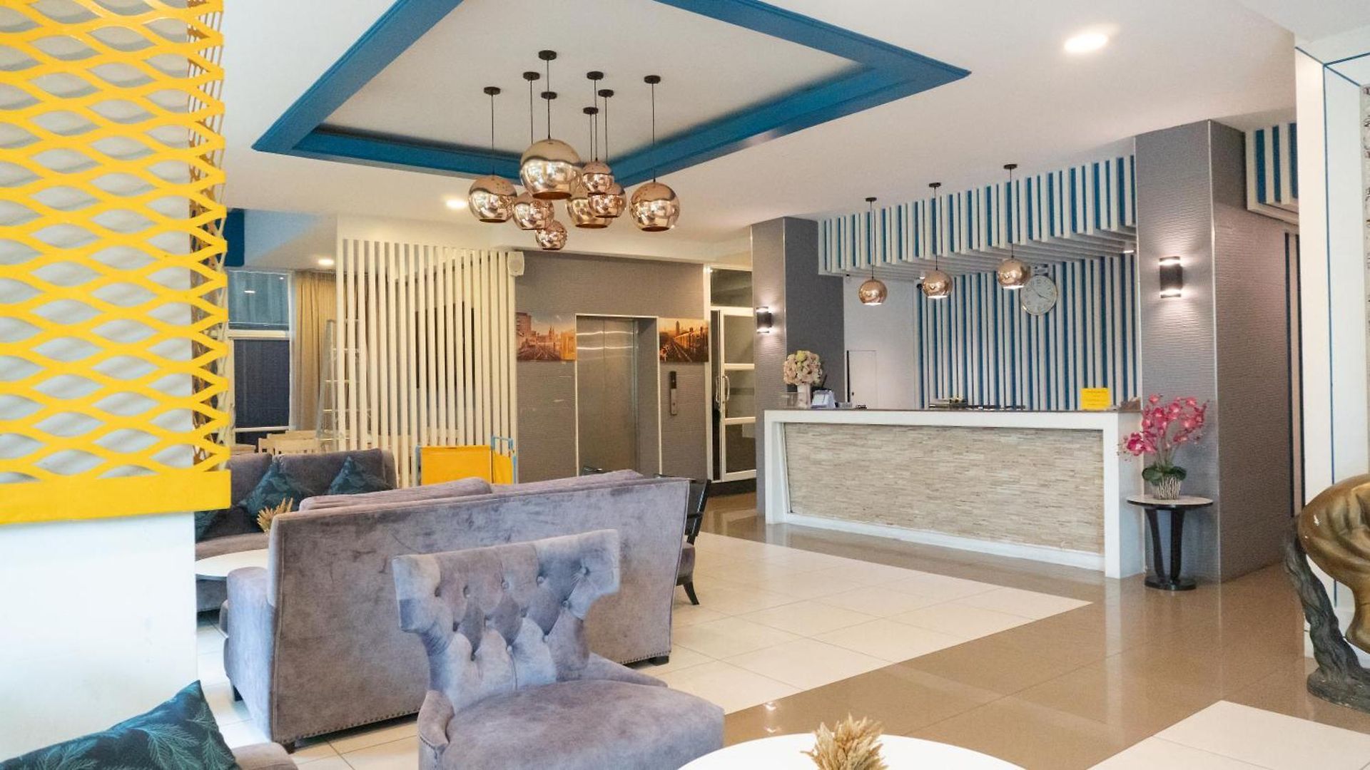 Curve Boutique * Pattaya