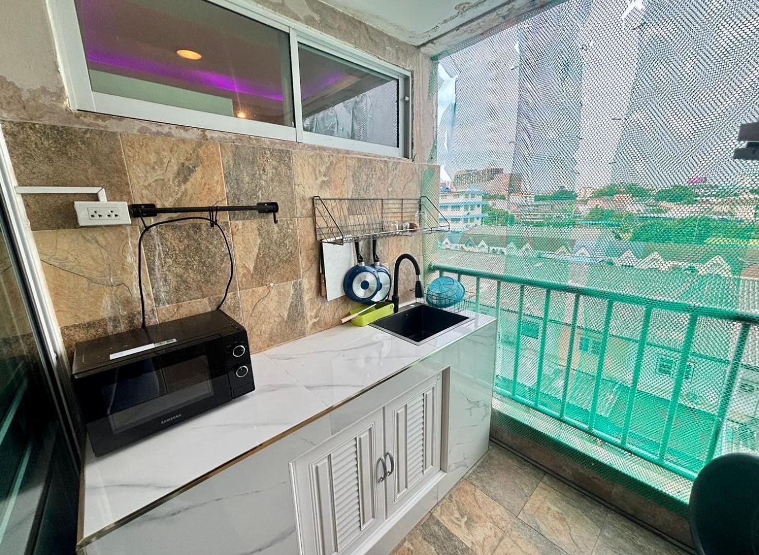 9 Karat By Psr * Pattaya
