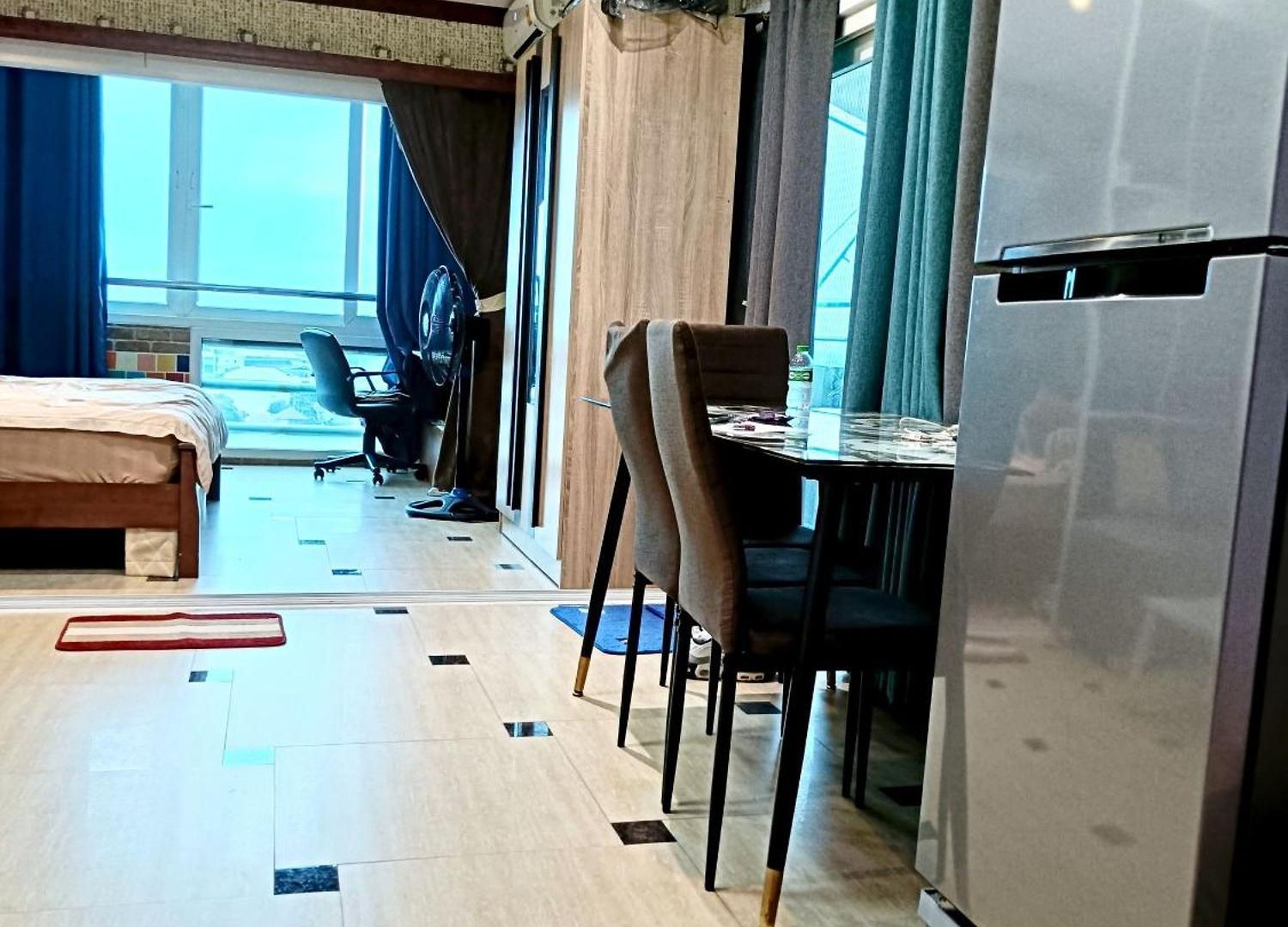 Pent House Type Corner Floor Apartment *