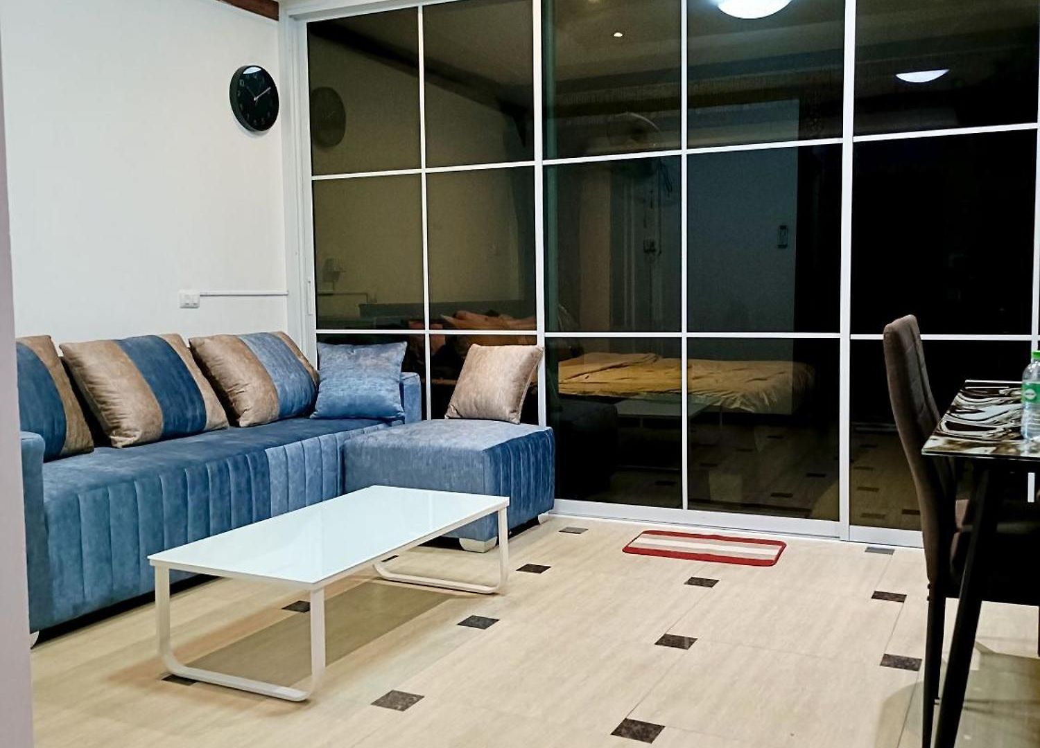 Pent House Type Corner Floor Apartment *