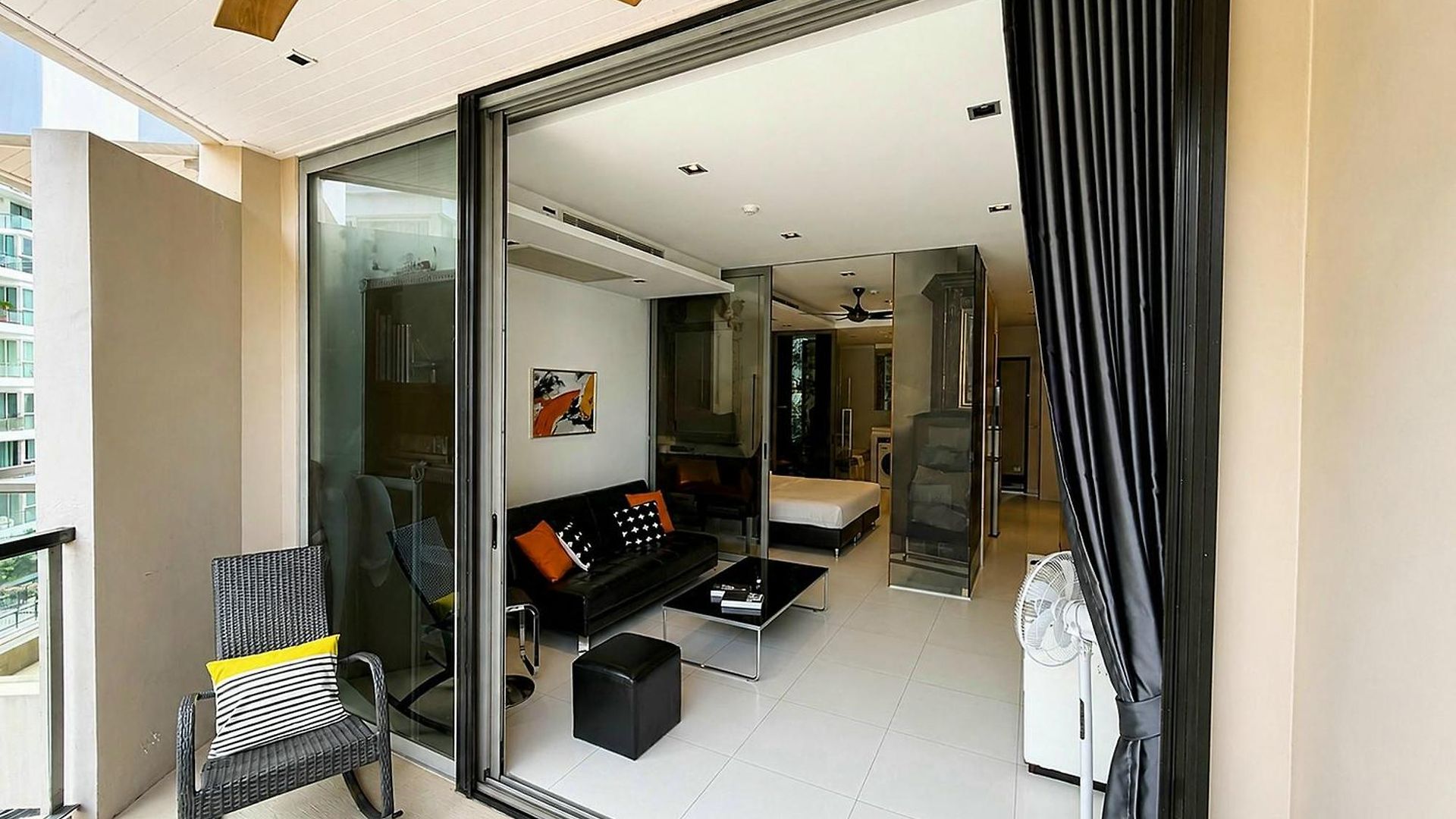 Modus Beachfront Apartment Pattaya