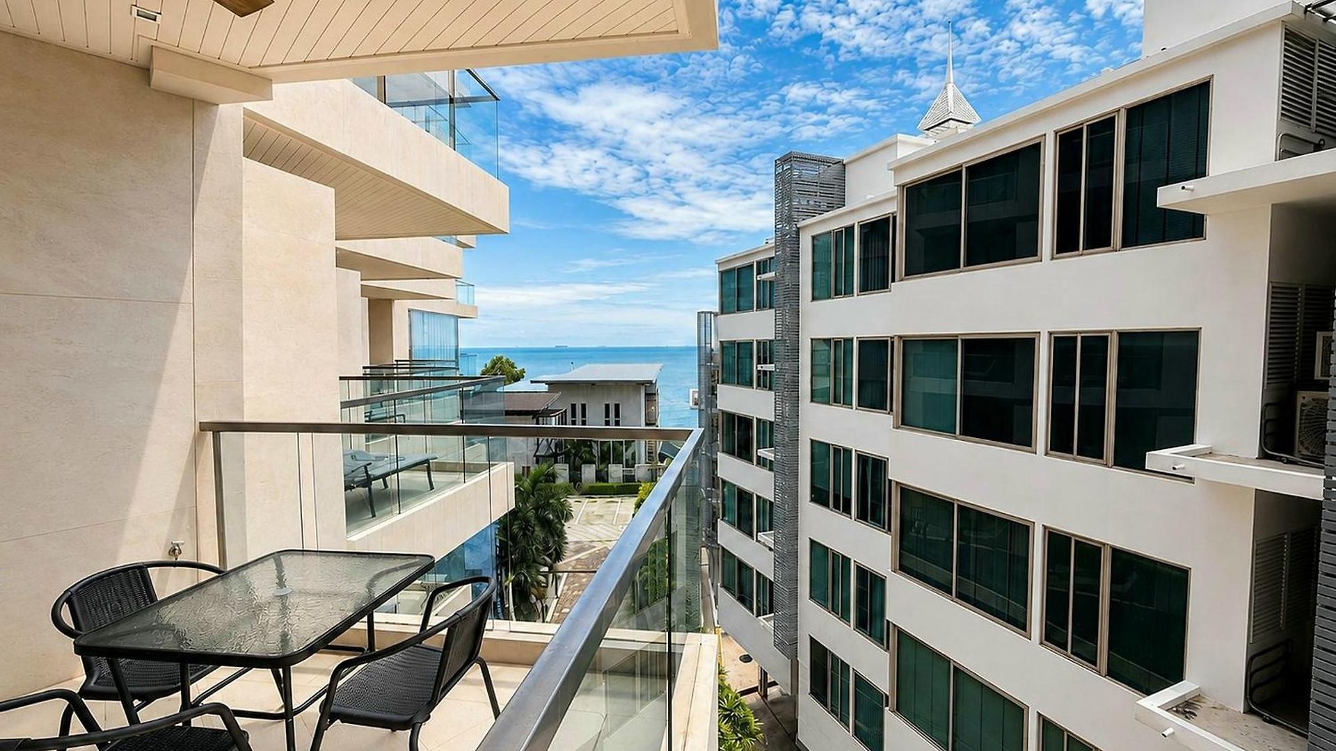 Modus Beachfront * Pattaya