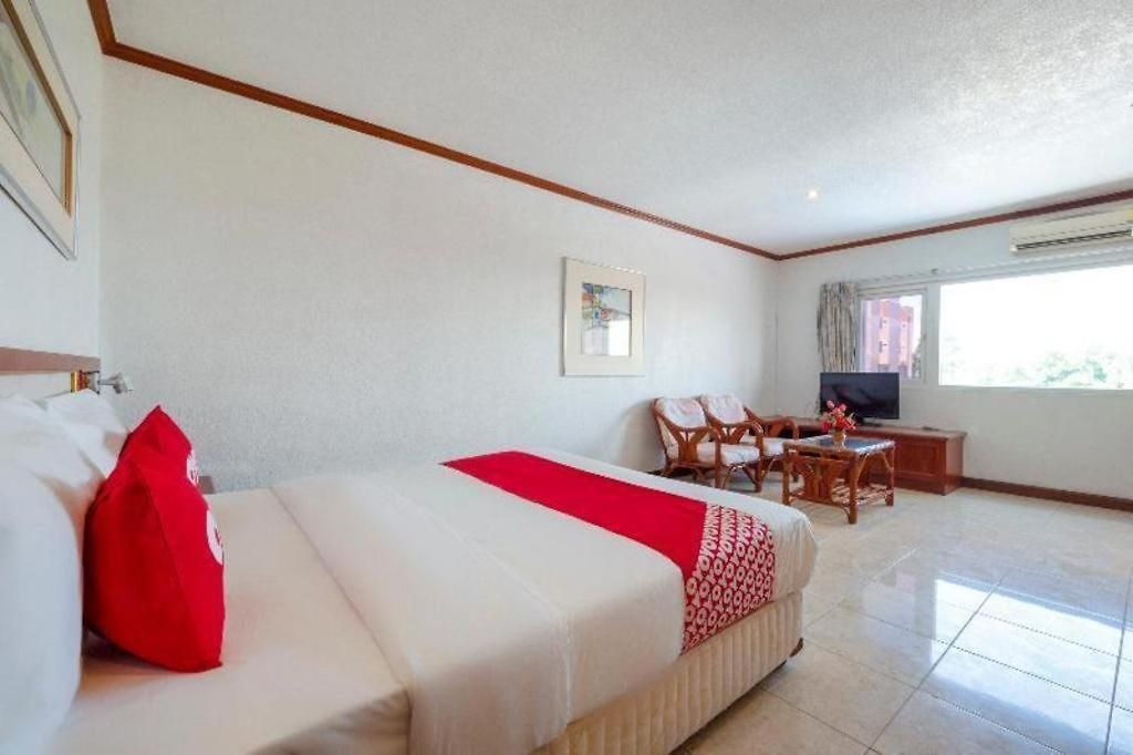 Oyo 75328 Punjabi Junction Hotel