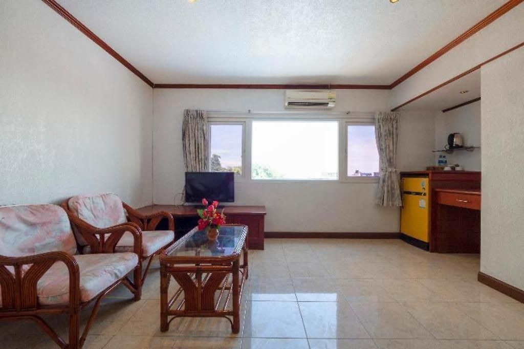 Hotel Oyo 75328 Punjabi Junction Pattaya