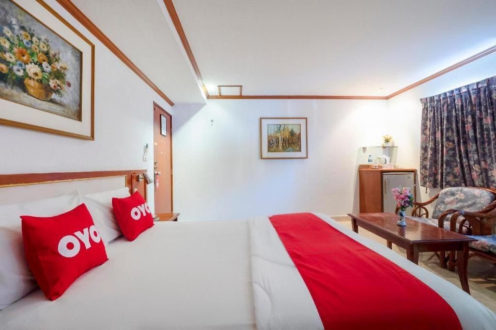 Oyo 75328 Punjabi Junction Hotel