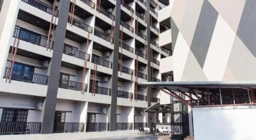 โกลเดนท์ทิวลิป เอสเซนเชียล พัทยา โรงแรม