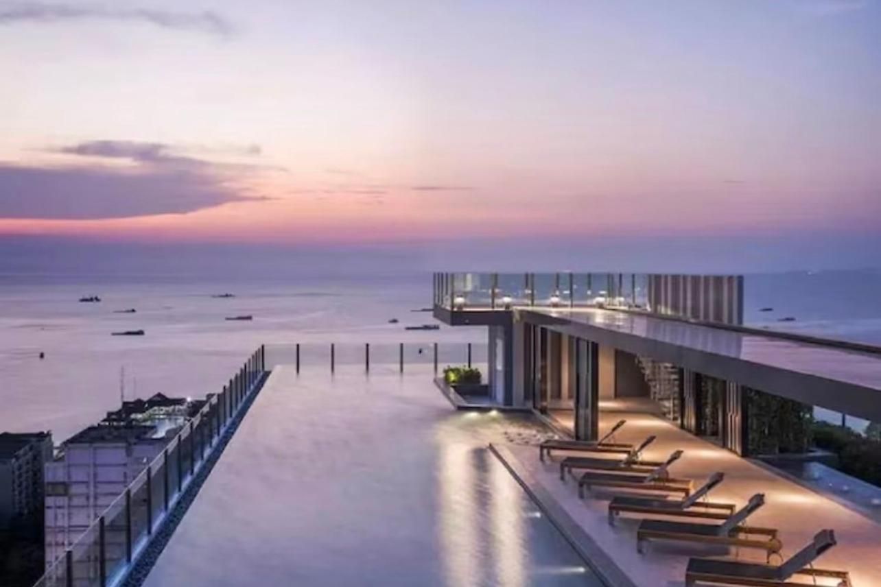 With Rooftop Pool At Excellent Location