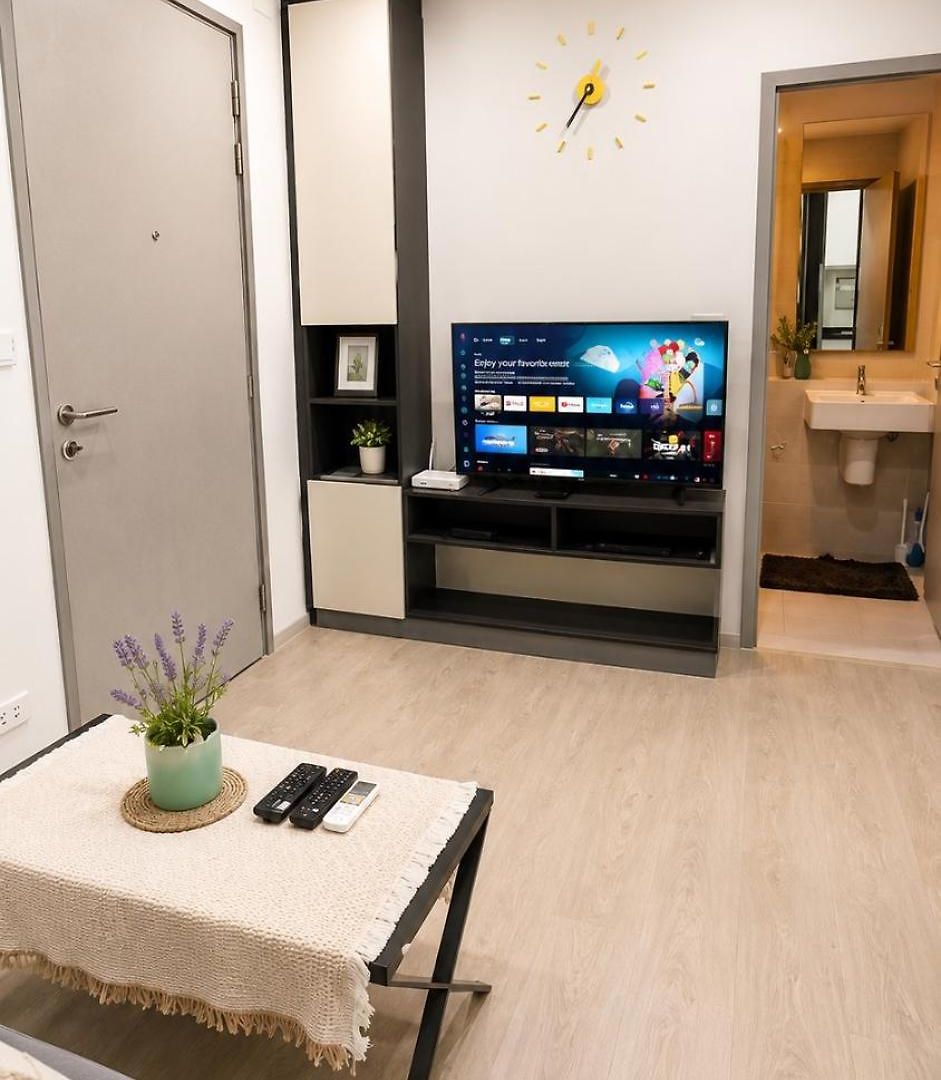 Apartment With Rooftop Pool At Excellent Location *