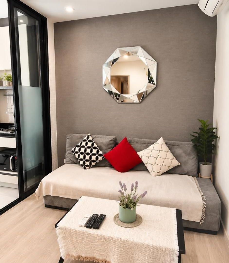 Apartment With Rooftop Pool At Excellent Location *