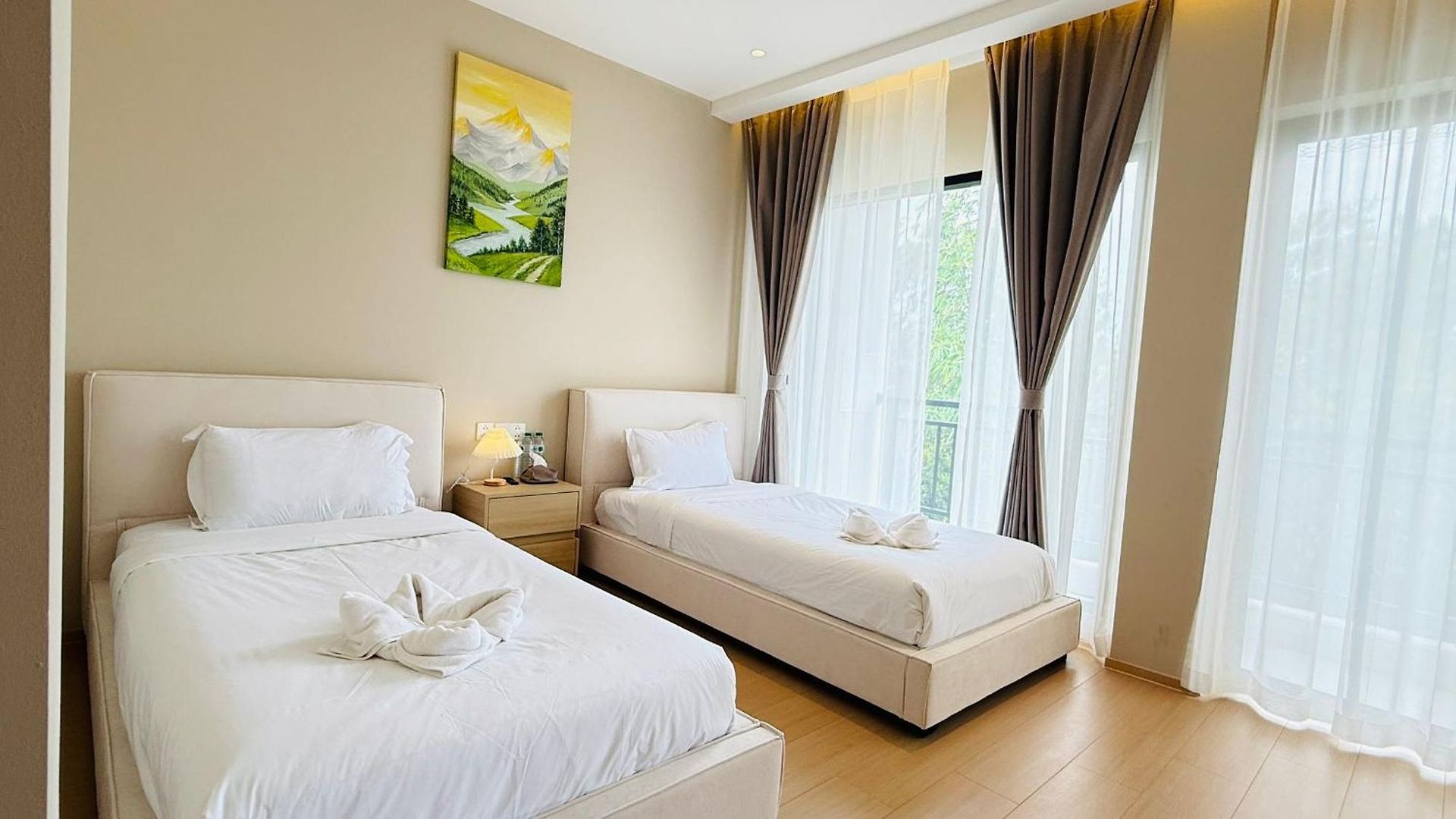 Aura Reserve-4 Bedrooms Three-story Pool * Pattaya