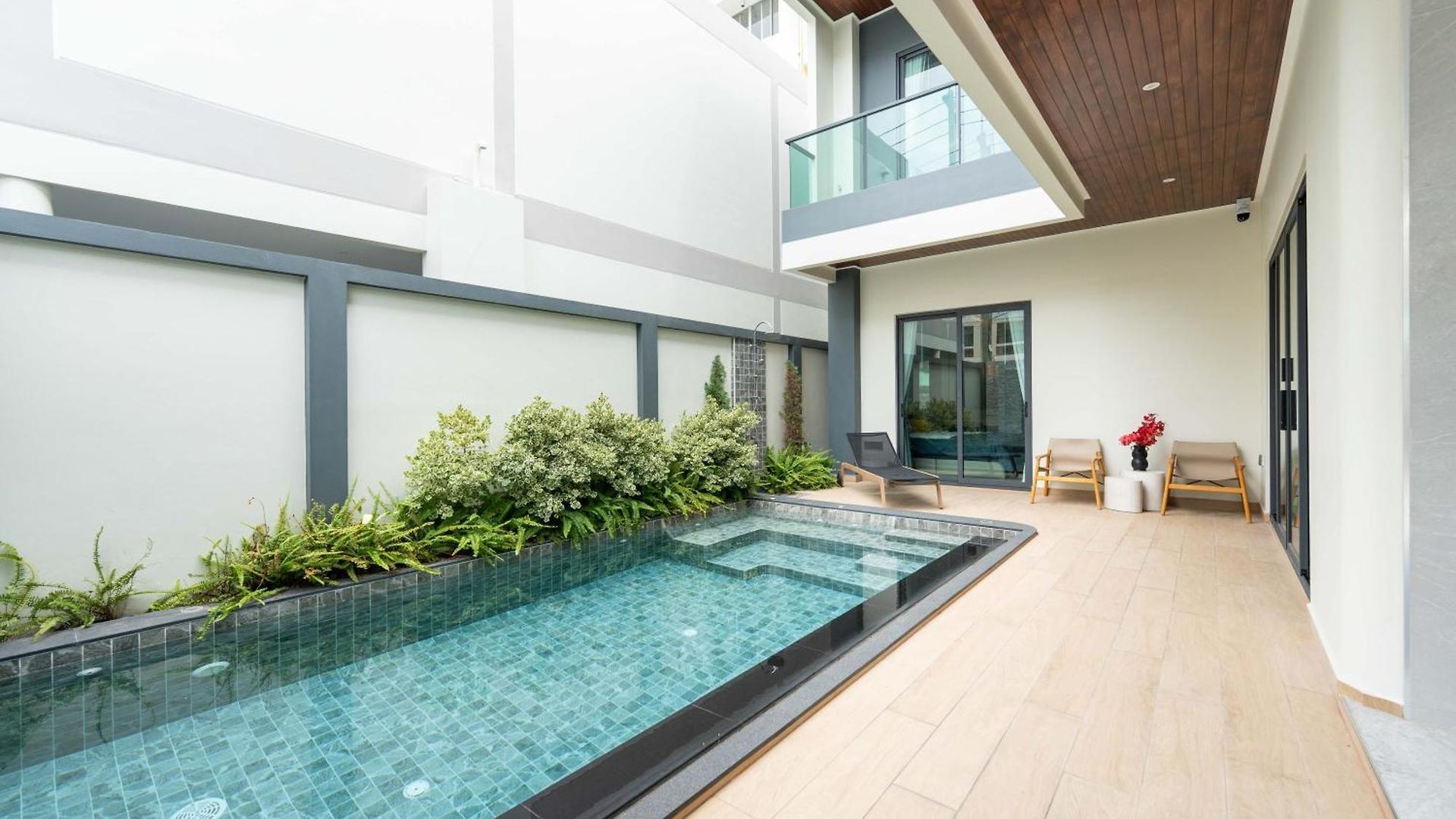 Midtown - Pool In Holiday home