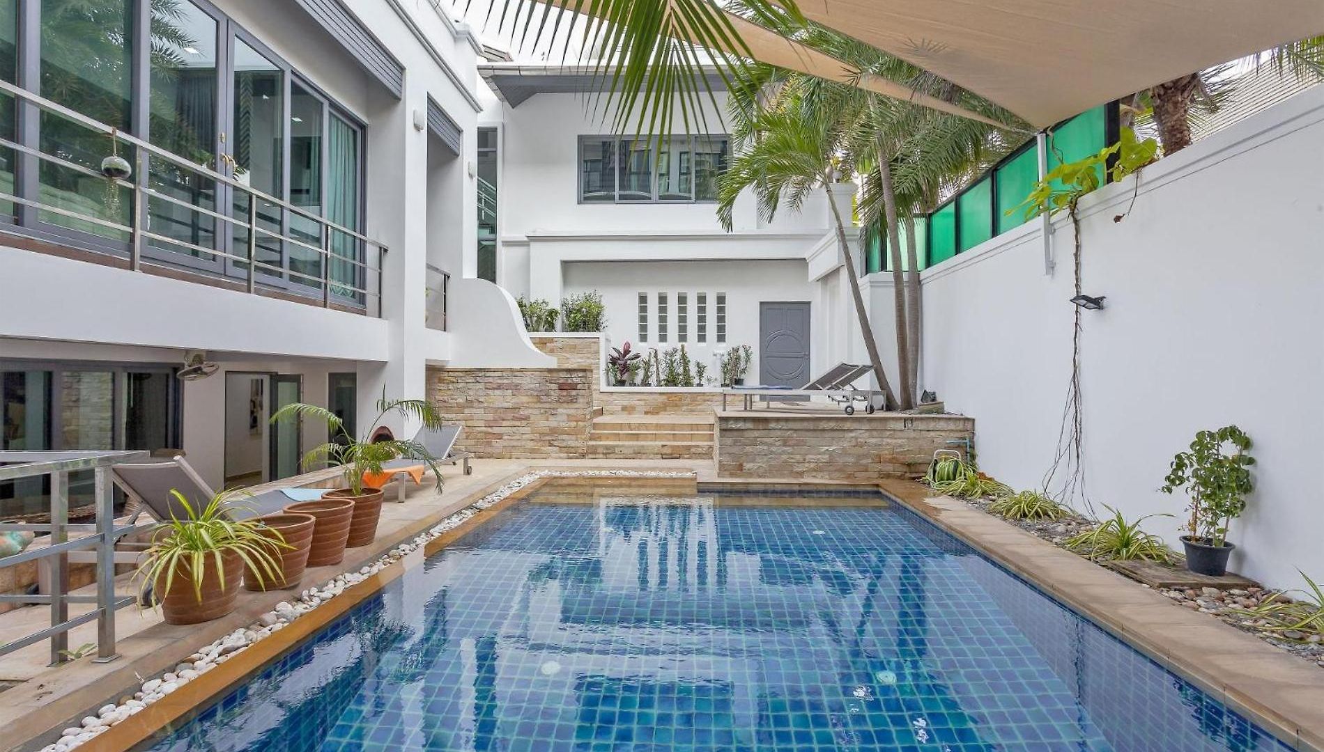 Pratumnak Hill Pool 4br Private Retreat Pattaya