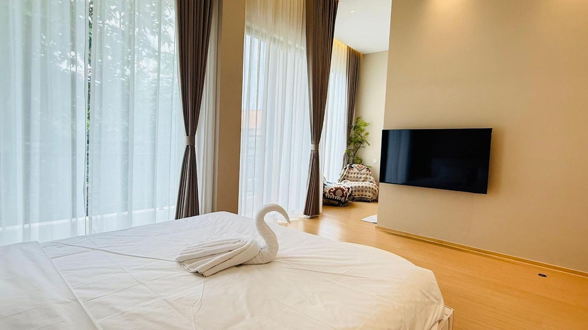 Aura Reserve-4 Bedrooms Three-story Pool *