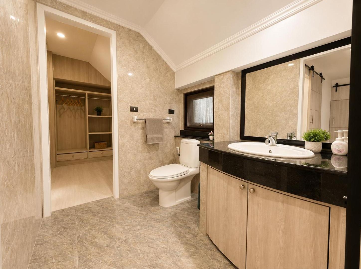 Luxury 4bedroom Private Pool In Near The & Terminal 21 Villa