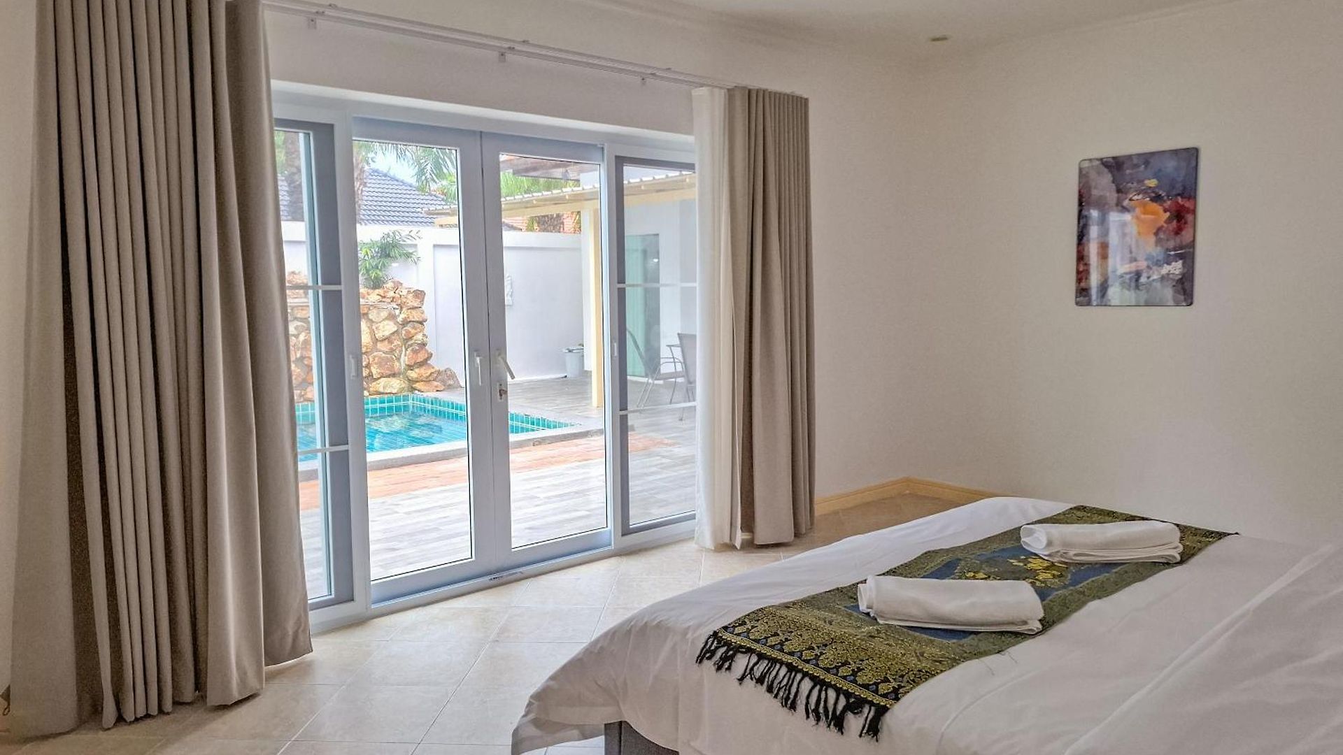 Beachside 4bdr Private Pool For Groups Villa