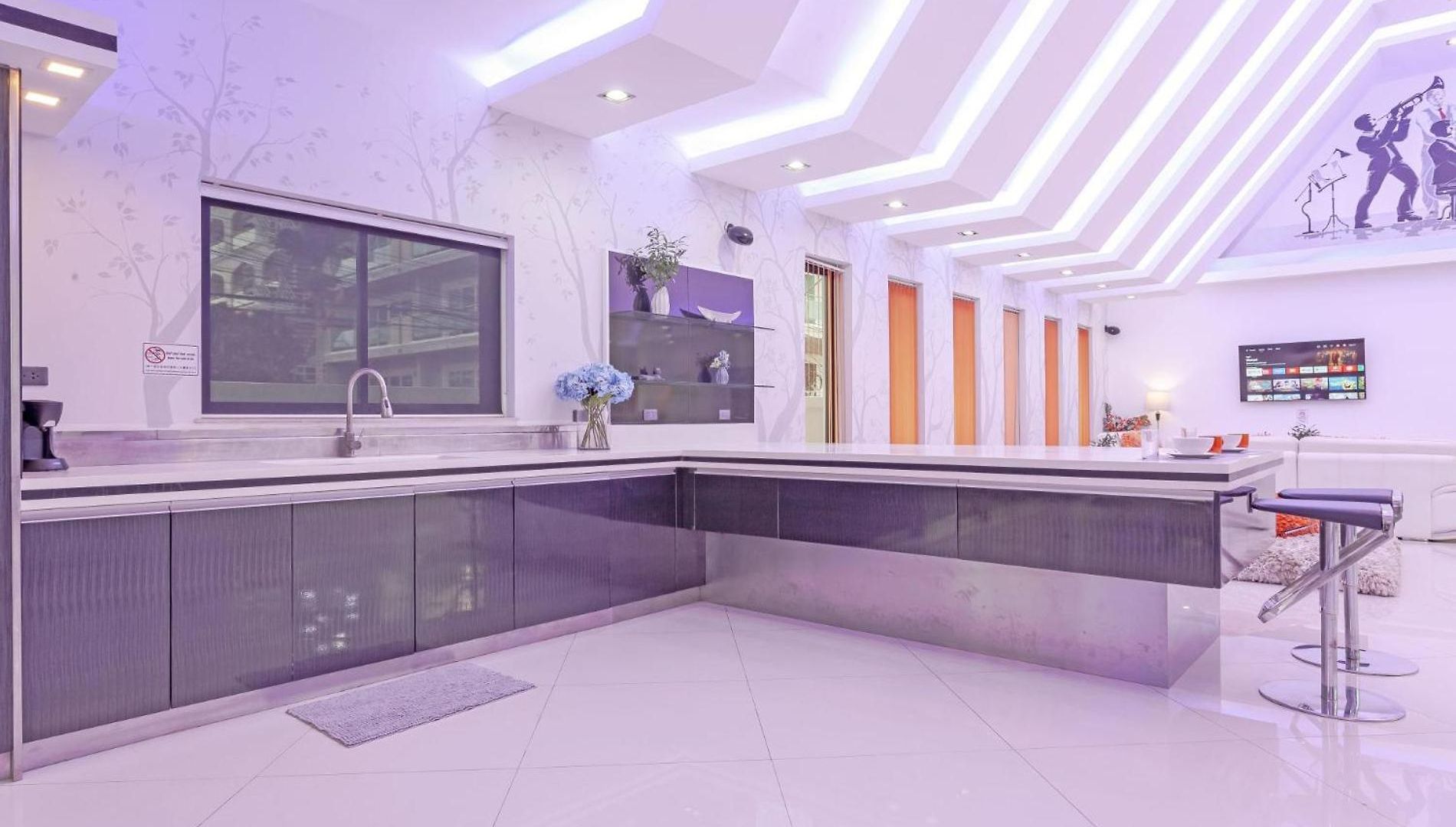 Pratumnak Hill Pool 4br Luxury Estate *