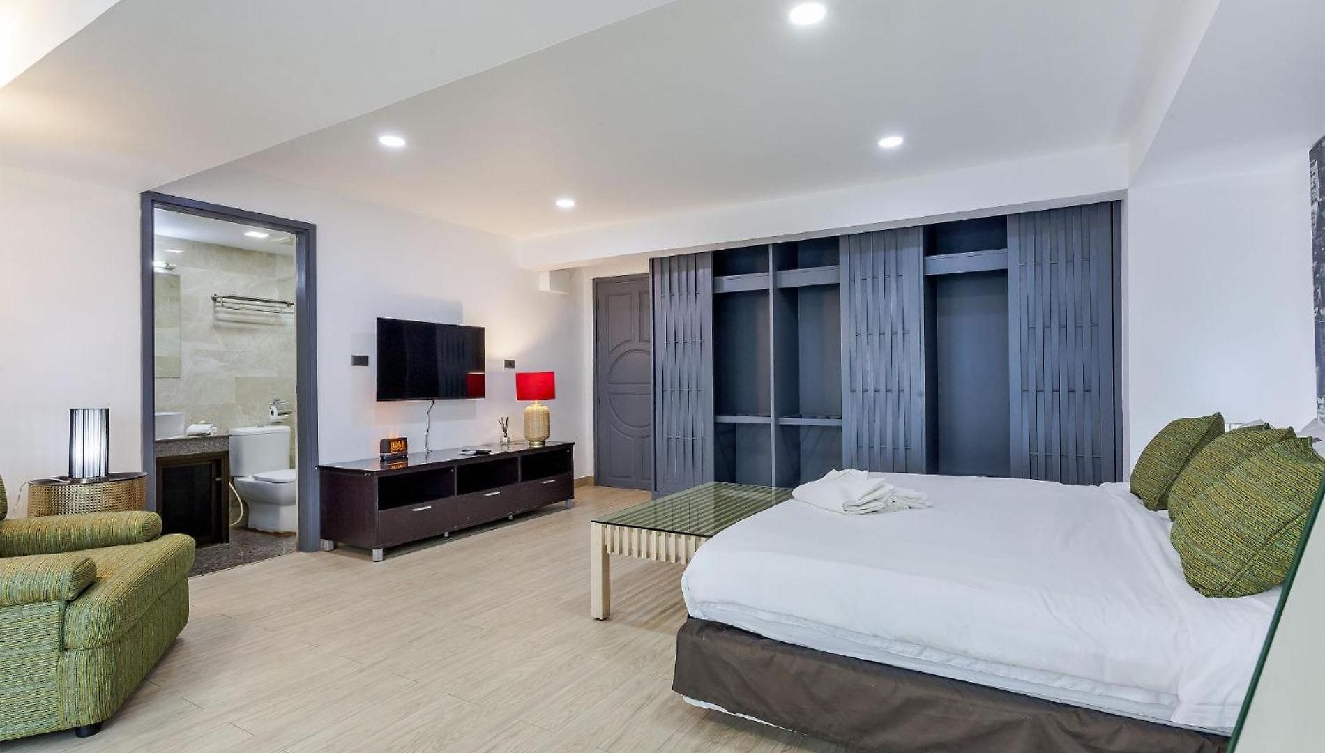 Pratumnak Hill Pool 4br Private Retreat * Pattaya